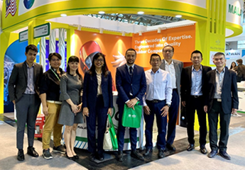 The Consul General of Malaysia to Germany (Middle) and Trade Commissioner of Matrade Frankfurt (4th from left) with MRC Malaysia Pavilion Participants at Automechanika Frankfurt 2022